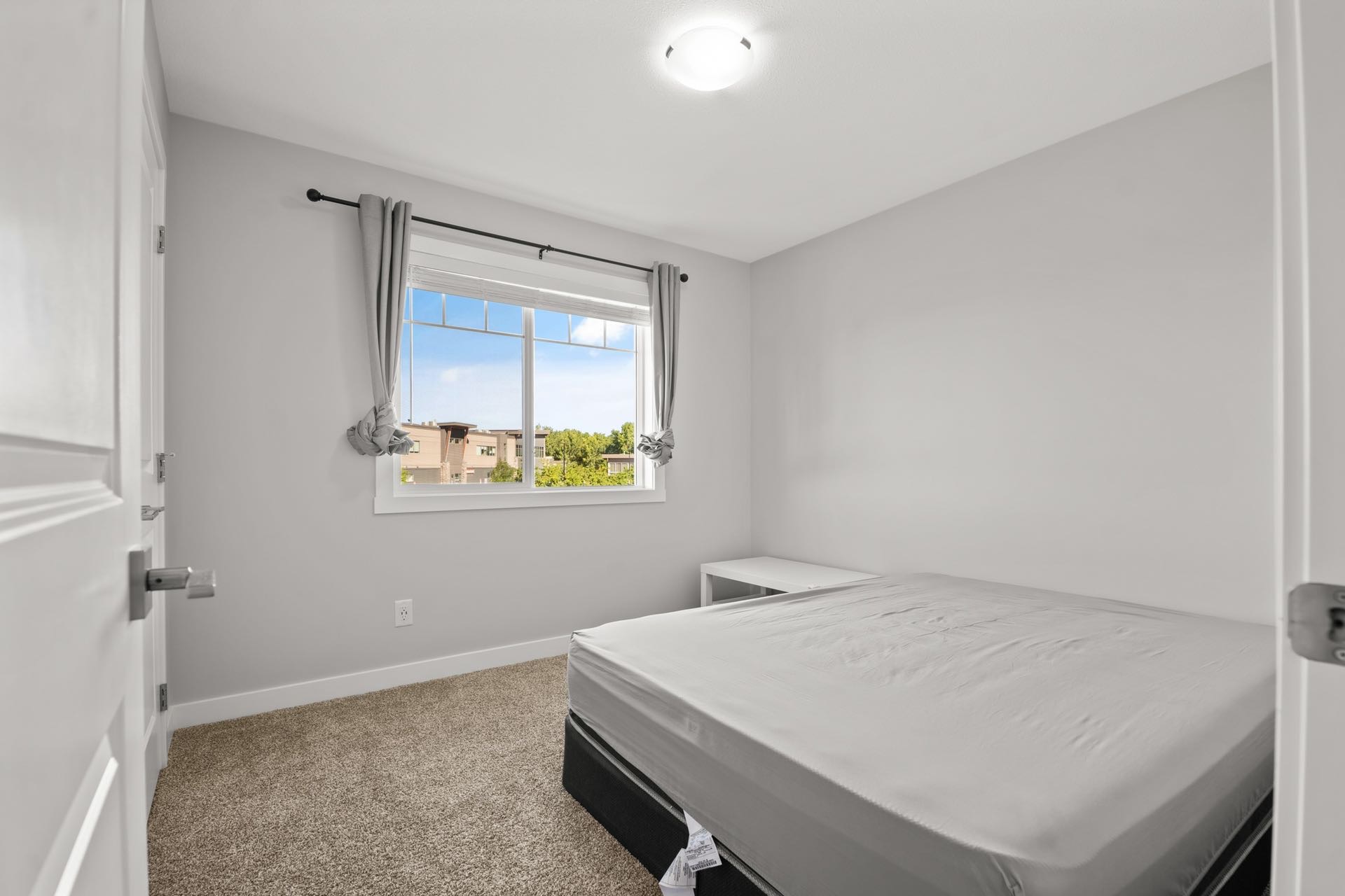 Stonebridge社区，1793尺3房3卫两年新双层独栋出售。步行至小学和商圈不用开车 - 8