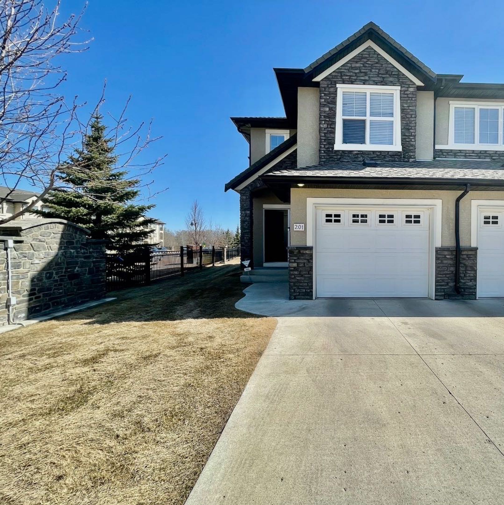 林与唐地产团队，Stonebridge联排出售！