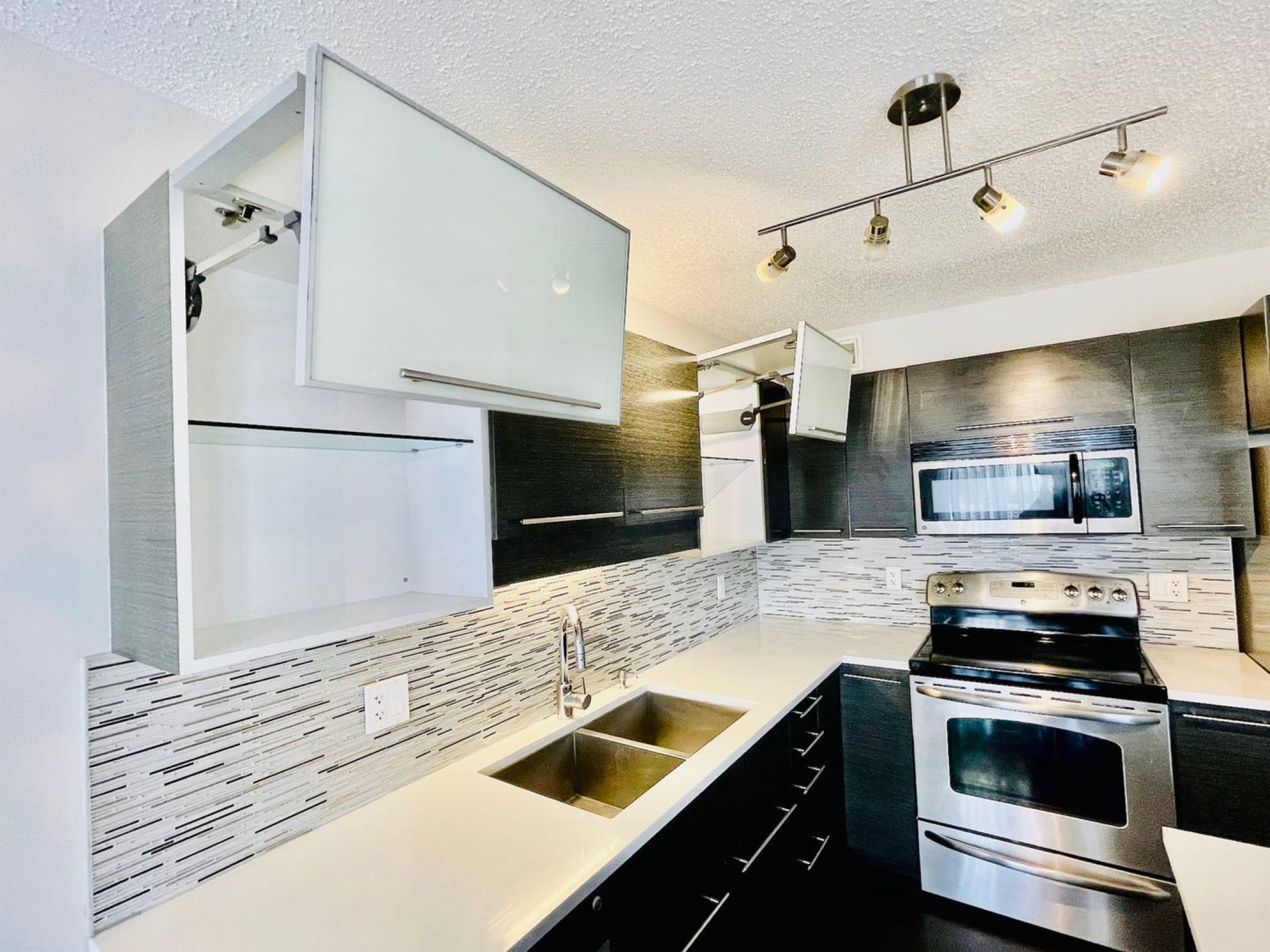 林与唐地产，Rosewood 社区，3房3卫，地下室装修，联排出售！ - 4