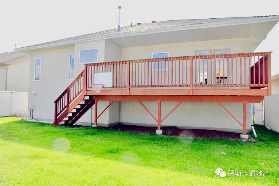 Briarwood社区1418尺 Bi-level 5房3卫独立屋出售，林与唐地产 - 2