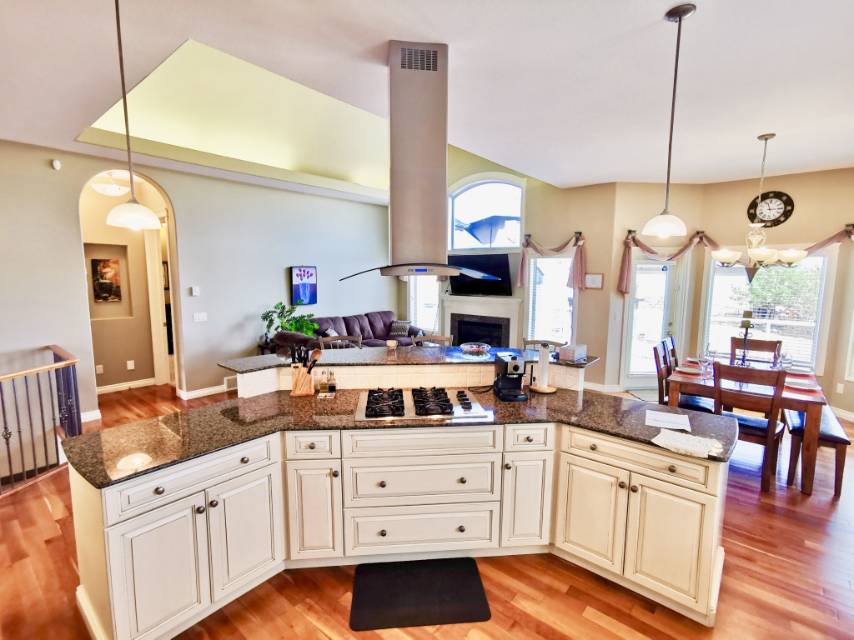 高档独立屋挂牌出售--Briarwood社区 - 3