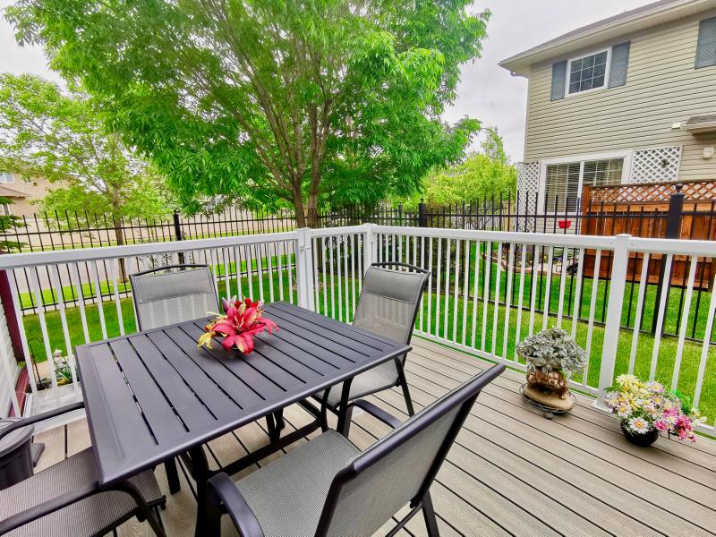 林与唐地产：Arbor Creek社区，3房4卫，连接式双车库，地下室装修了的1365尺联排出售，挂牌价$ - 8