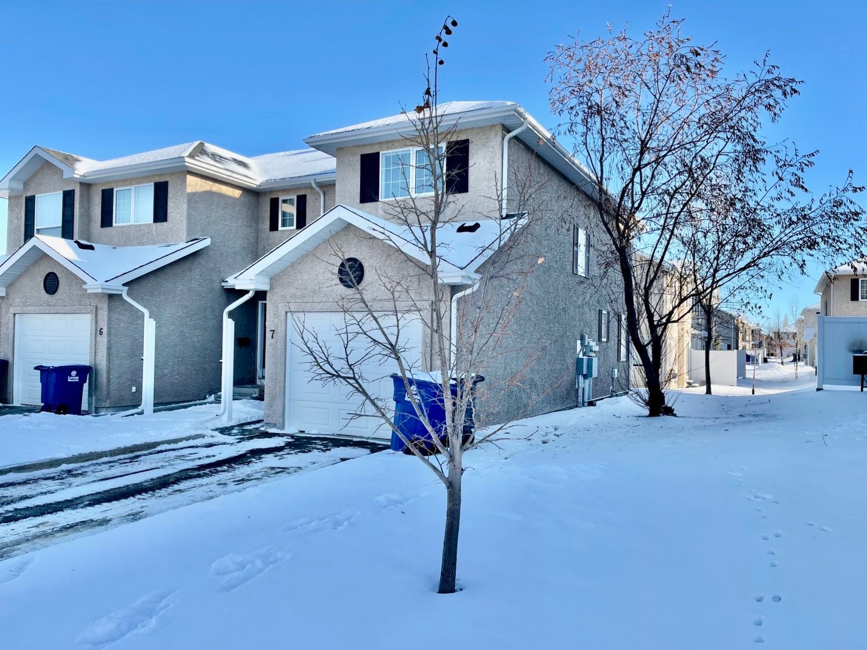 林与唐地产，萨斯卡通Briarwood社区，3室2卫，连体单车库，边套联排出售！地下室已装修！ - 2