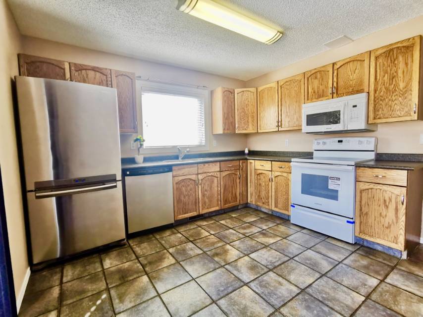 Erindale社区新上市房源——林与唐地产团队 - 5