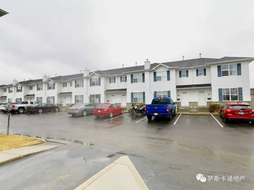 Lakewood社区，3室2卫联排，地下室已装修，仅售$21.49万，林与唐地产