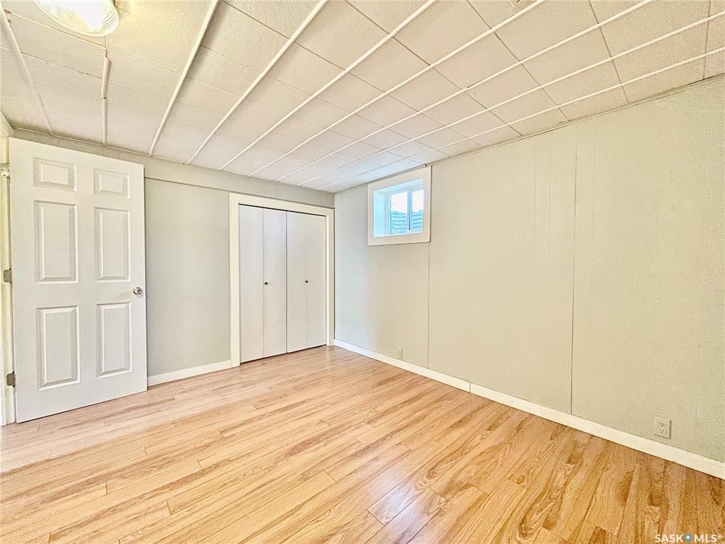 【萨屯房源】Brevoort Park社区独栋出售，1041尺平层，6房2卫，超大单车库，地下室有独立侧门；总占地5176尺；挂牌价仅：$349,900  - 8