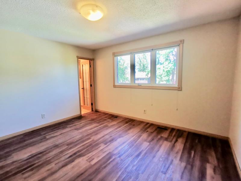 林与唐地产团队，East Colledge Park 近1500尺三层错层双车库独栋出售，挂牌价$399900 - 6