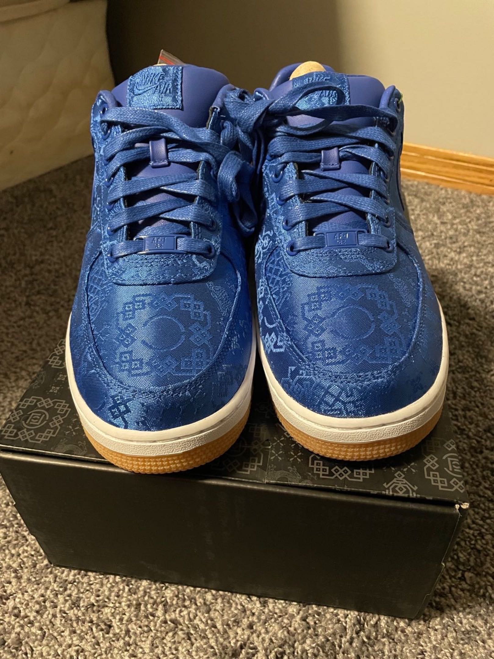 yezzy 350 and nike  - 3