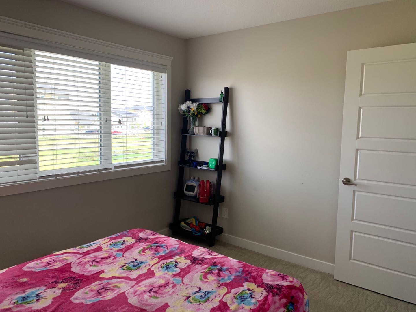 南区harbour landing 二楼卧室出租 