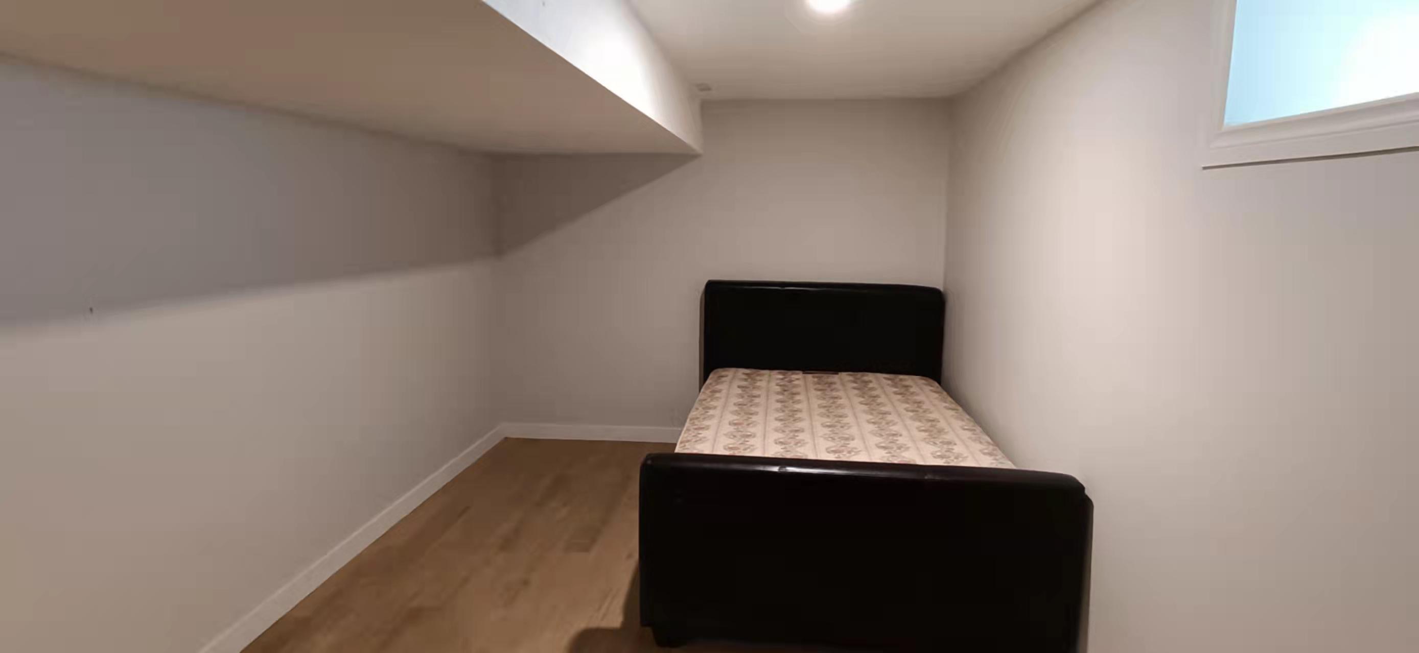 南边新装修地下室全新装修房间出租，分门出入 - 3