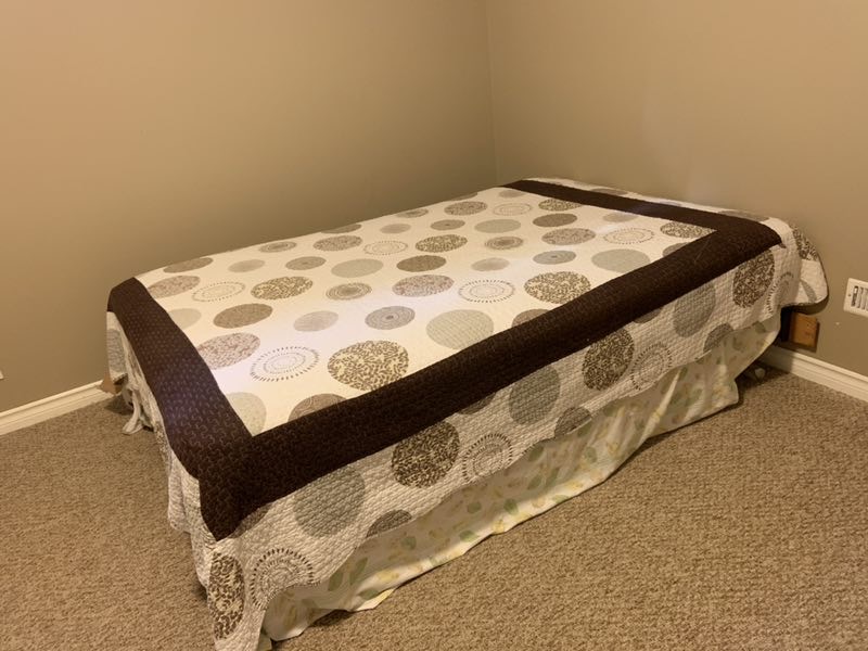 full size 和 twin size 床架/床垫