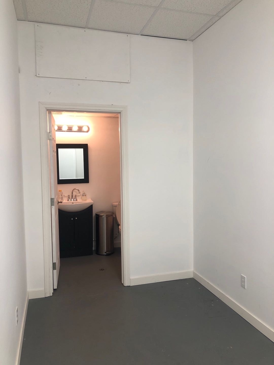 办公室，展厅出租 - 5