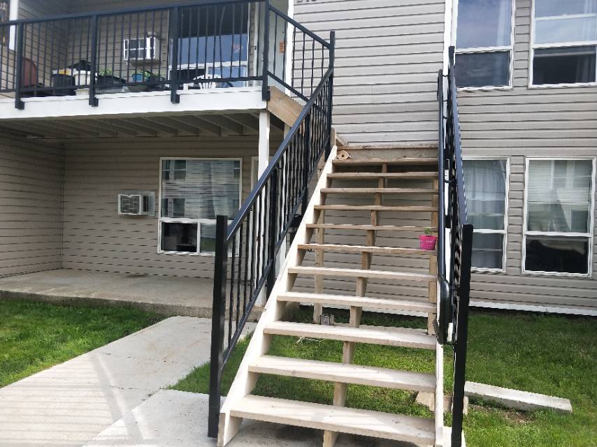 里贾纳大学附近二室公寓转租