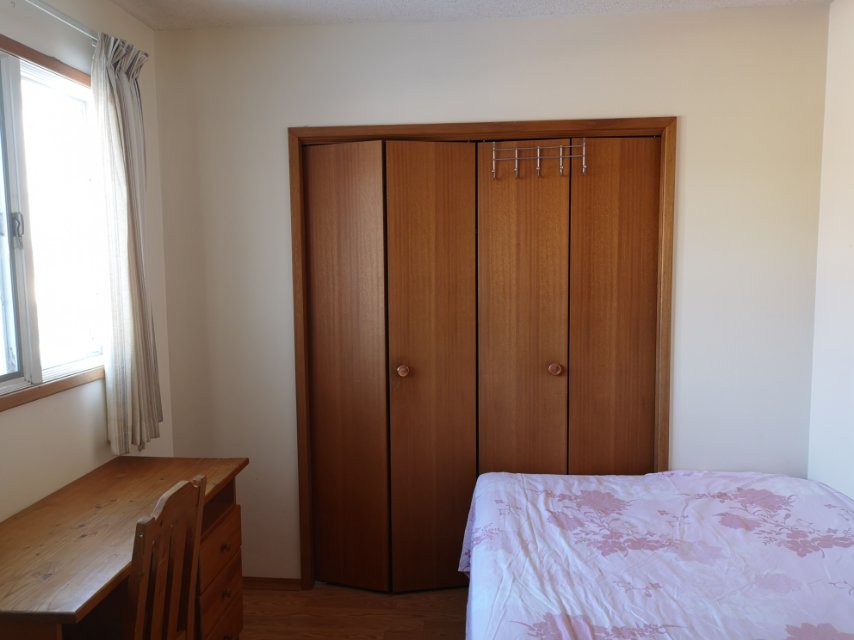 近8街  Evan Hardy 高中 楼上卧室出租 - 2