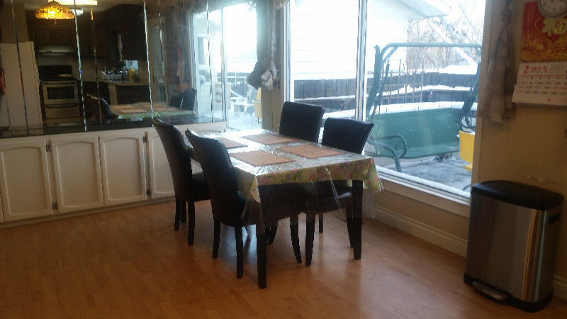 Market Mall 旁独立屋地上2个大卧室出租  - 3