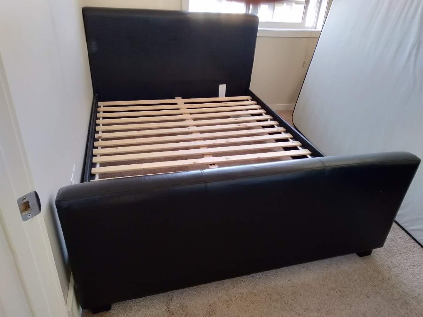 Queen size 双人床 - 3