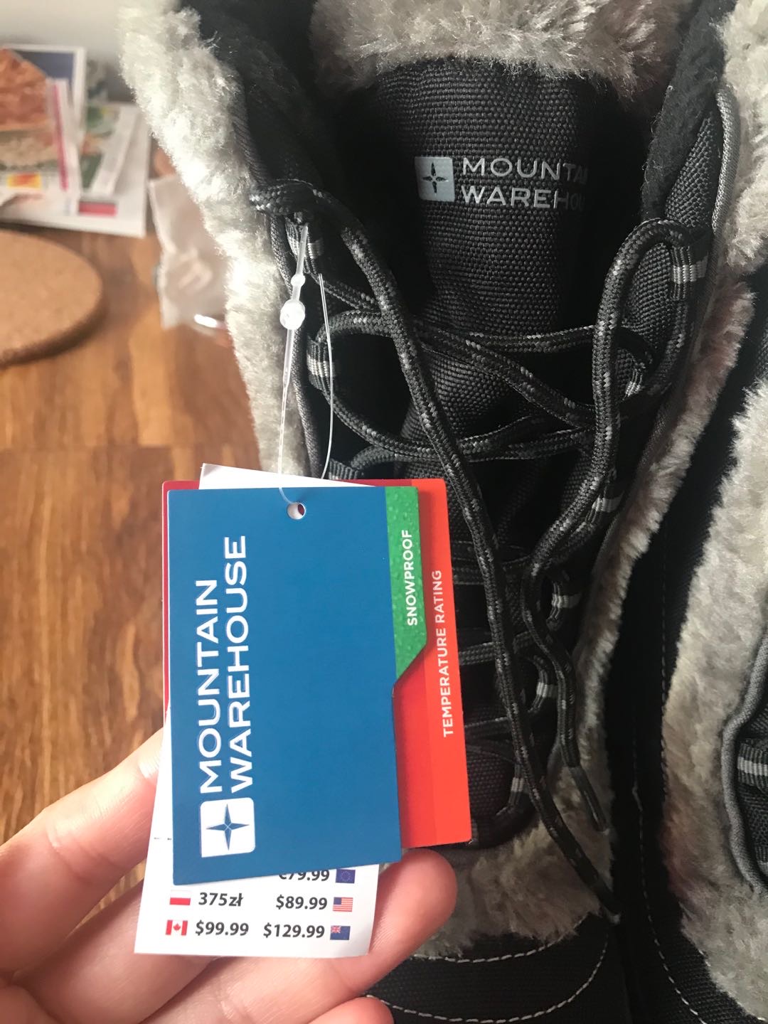 出售全新雪地靴mountain warehouse 品牌us7码 - 5