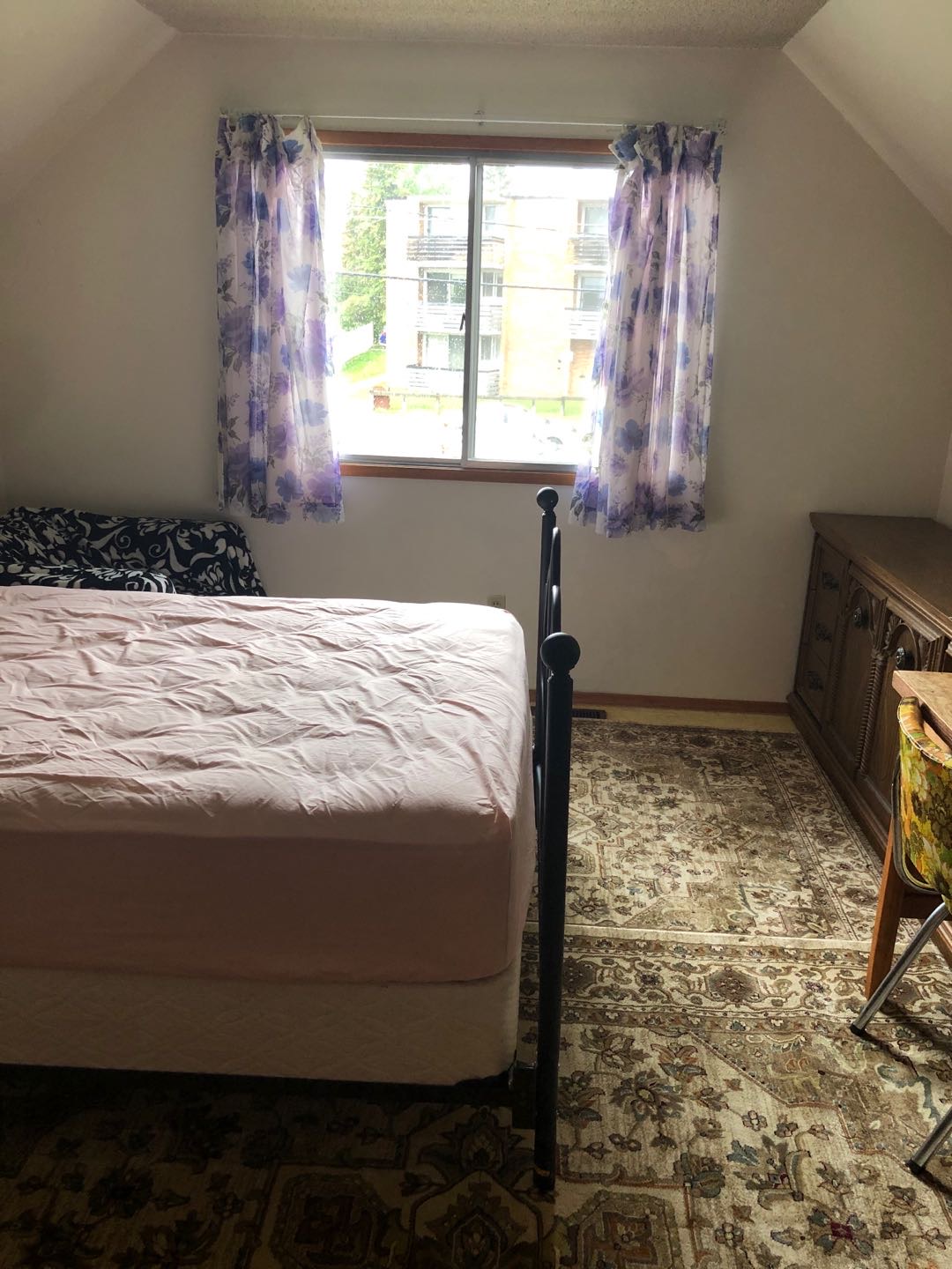 中央街64 AVE NW二楼出租 - 3