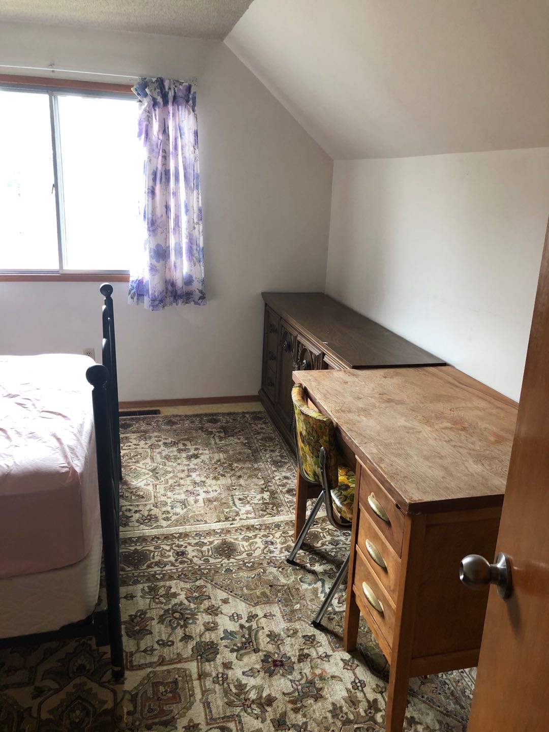 中央街64 AVE NW二楼出租 - 4