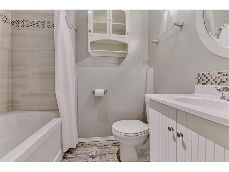 西北Hampton superstore旁两室一厅一厨一卫walkout basement出租 - 2