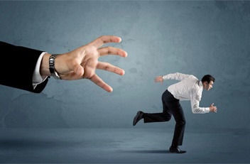 在卡城十万年薪却还深陷”焦虑“，真相太扎心！