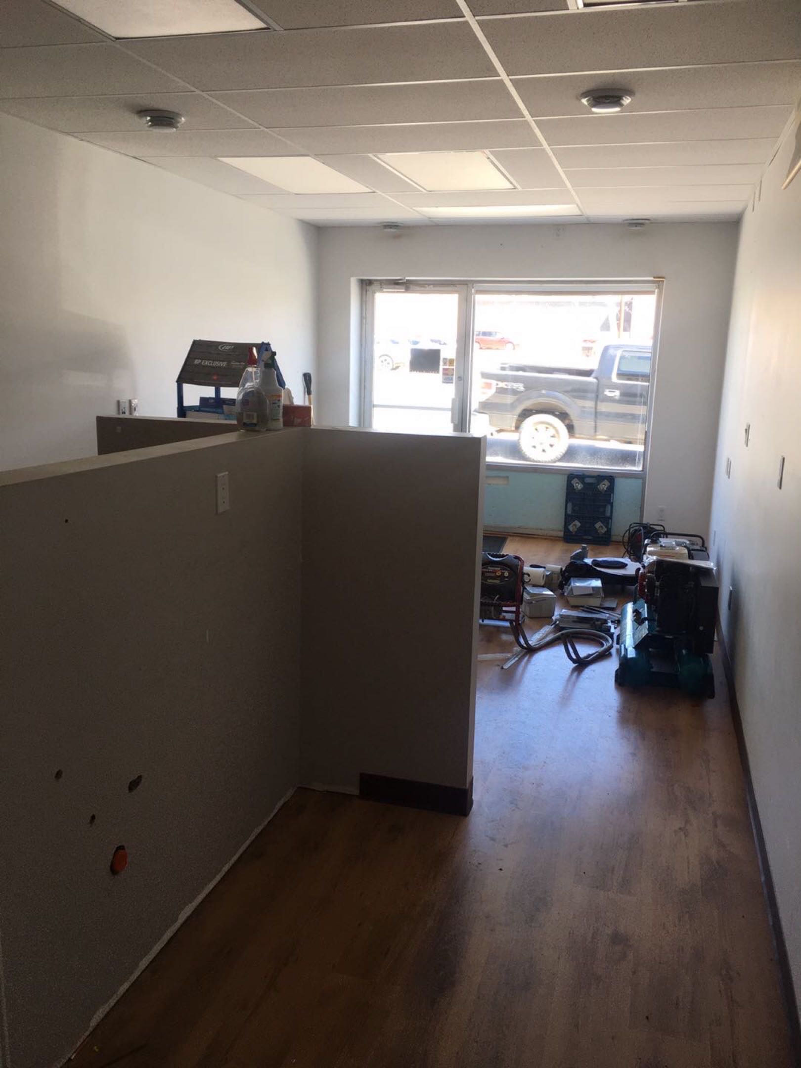 North Battelford小城市主街商铺优惠出租或出售