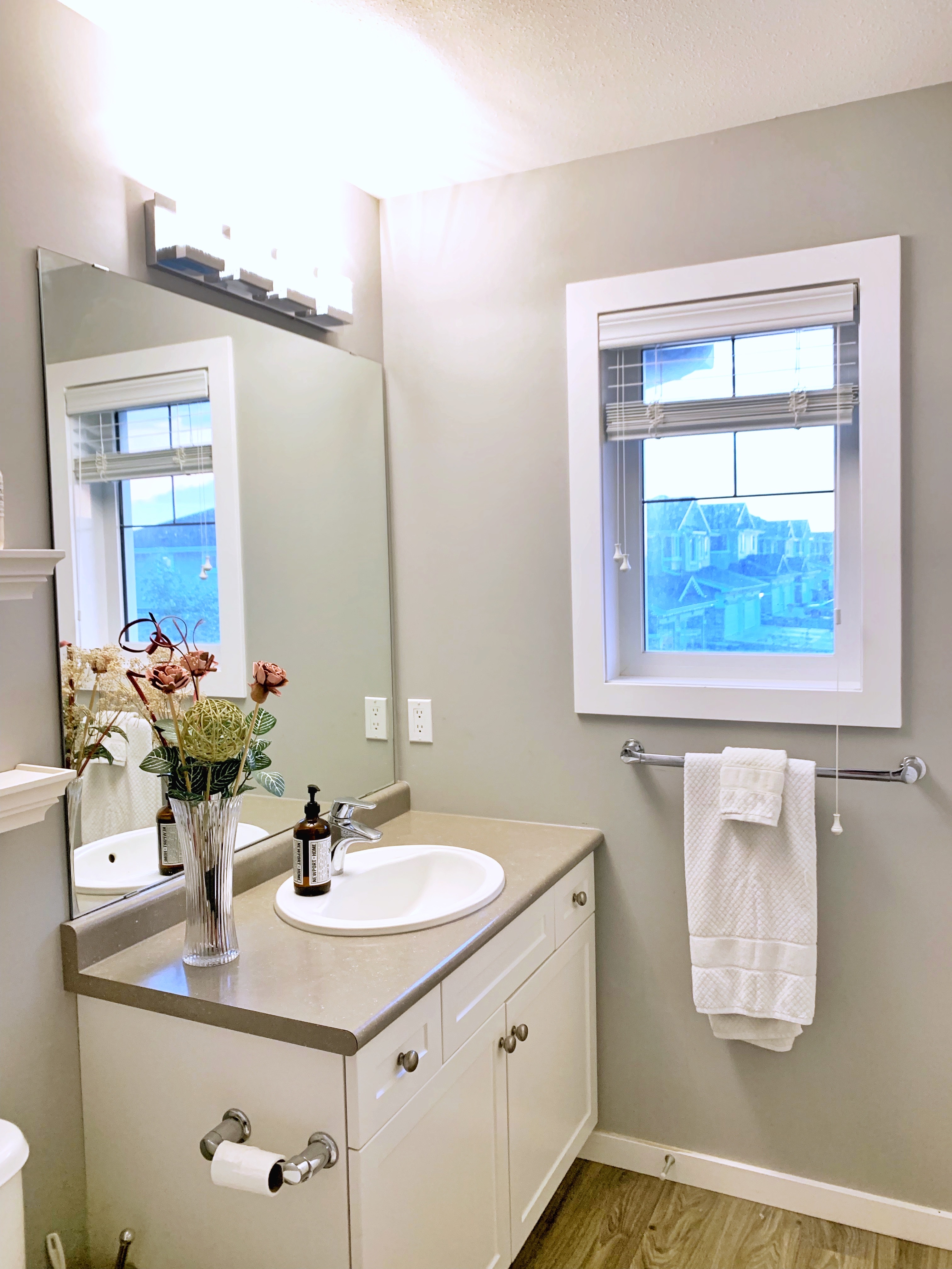 NEW·SWEET HOUSE FOR RENT NOV. 1st - 4