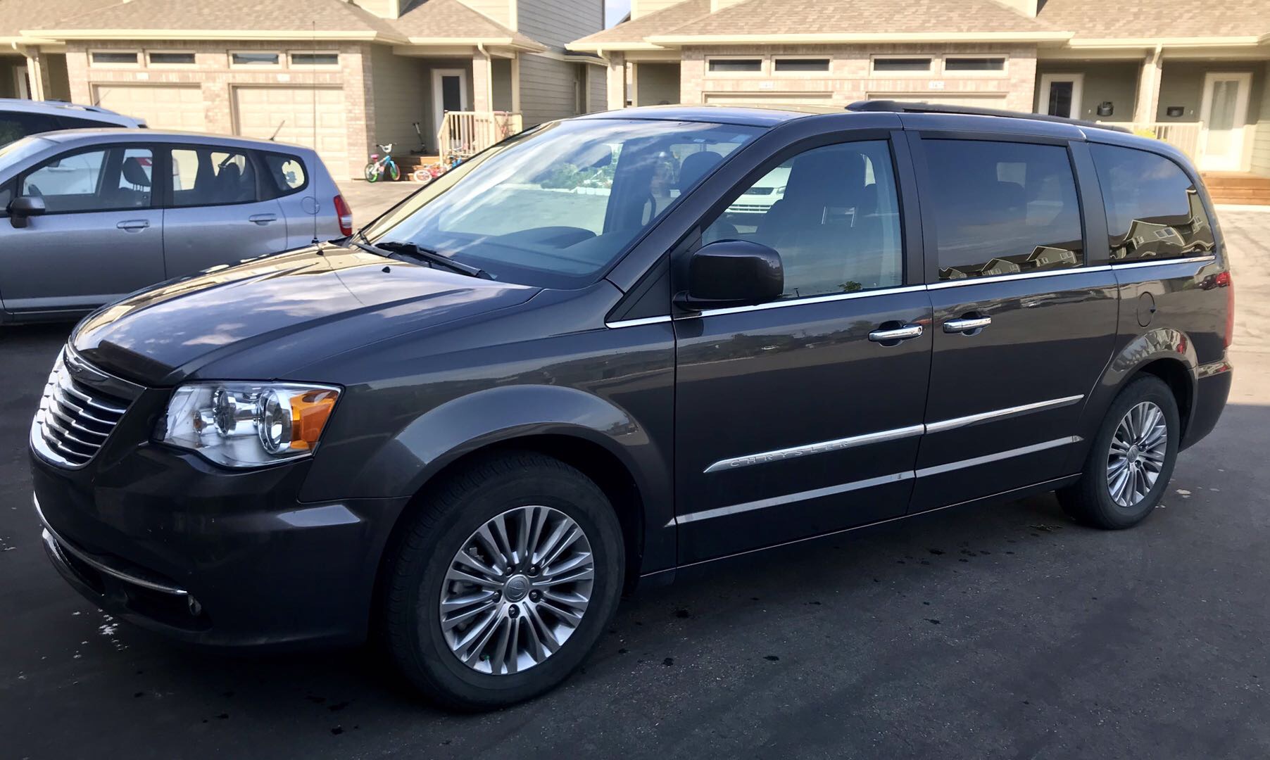2016 Chrysler Town & Country Touring-L