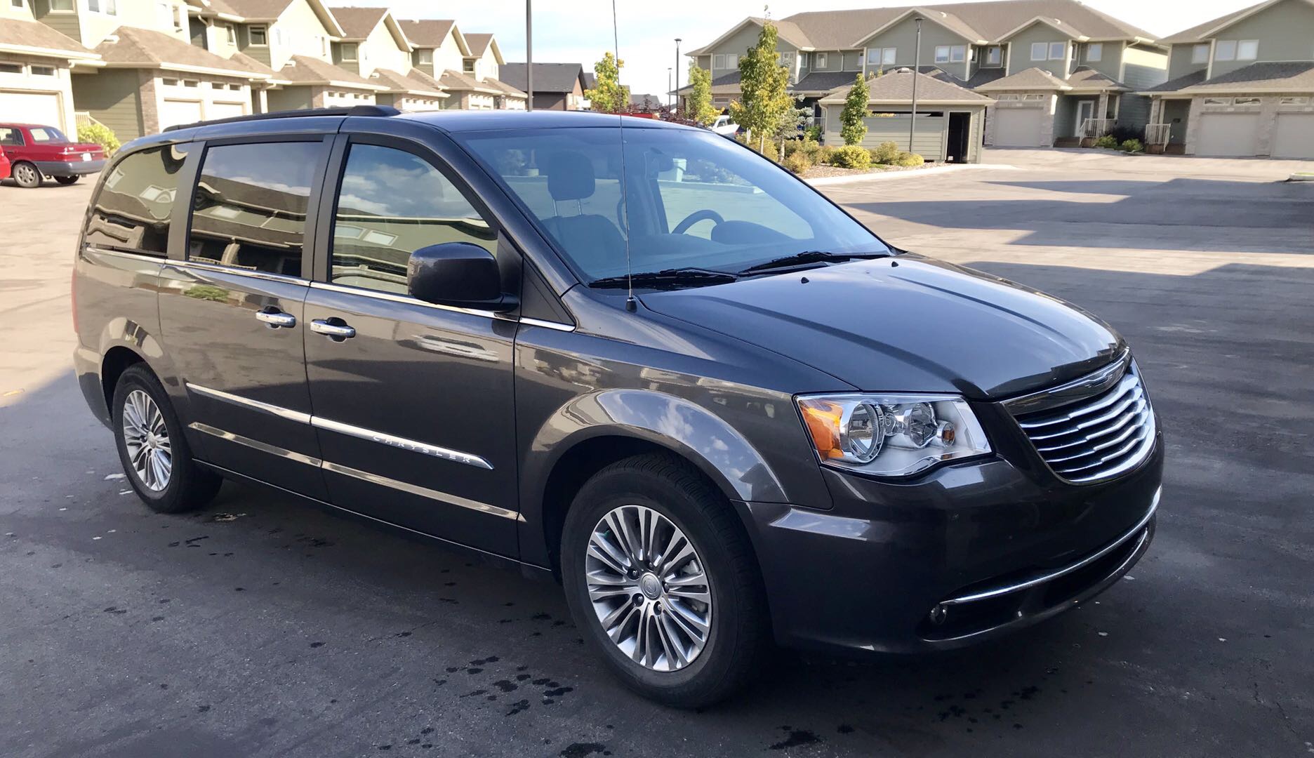2016 Chrysler Town & Country Touring-L - 3