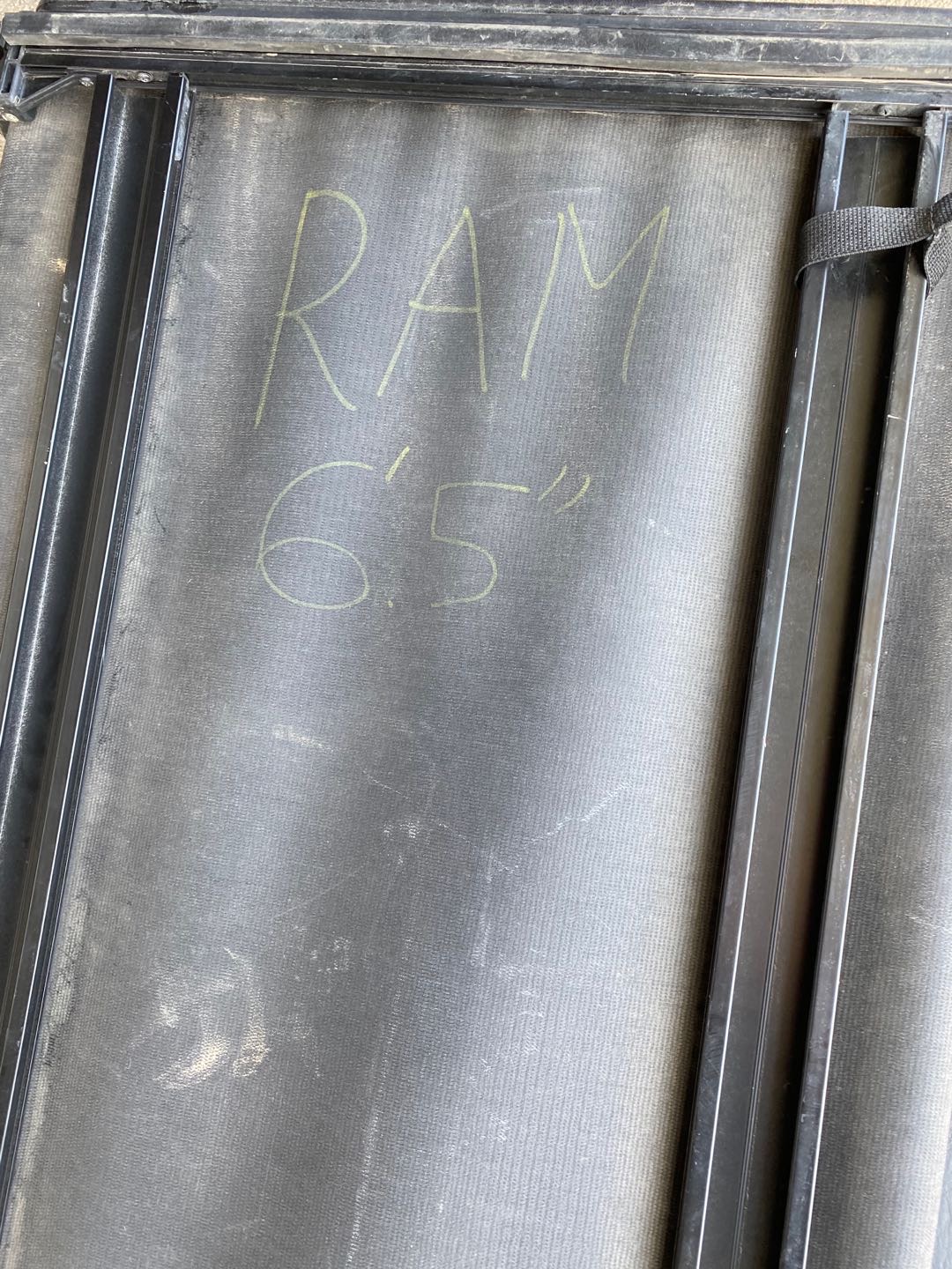 各种型号皮卡三折后盖