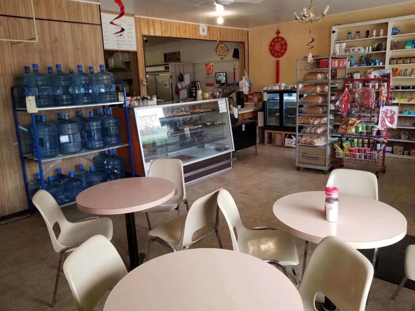 萨省小镇便利店加甜品店出售