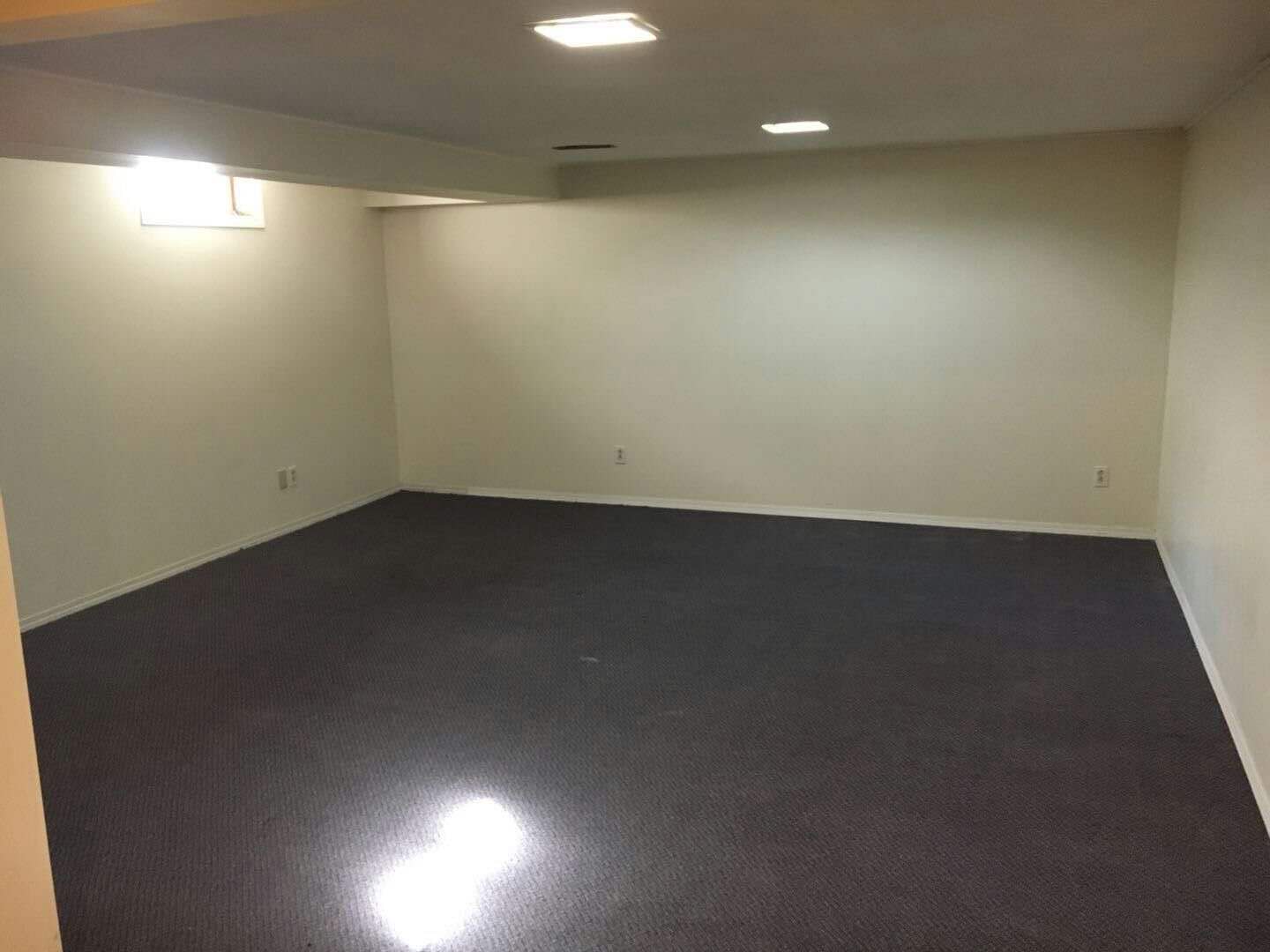 半地下室出租，独立卫生间 独立厨房8街附近 - 2