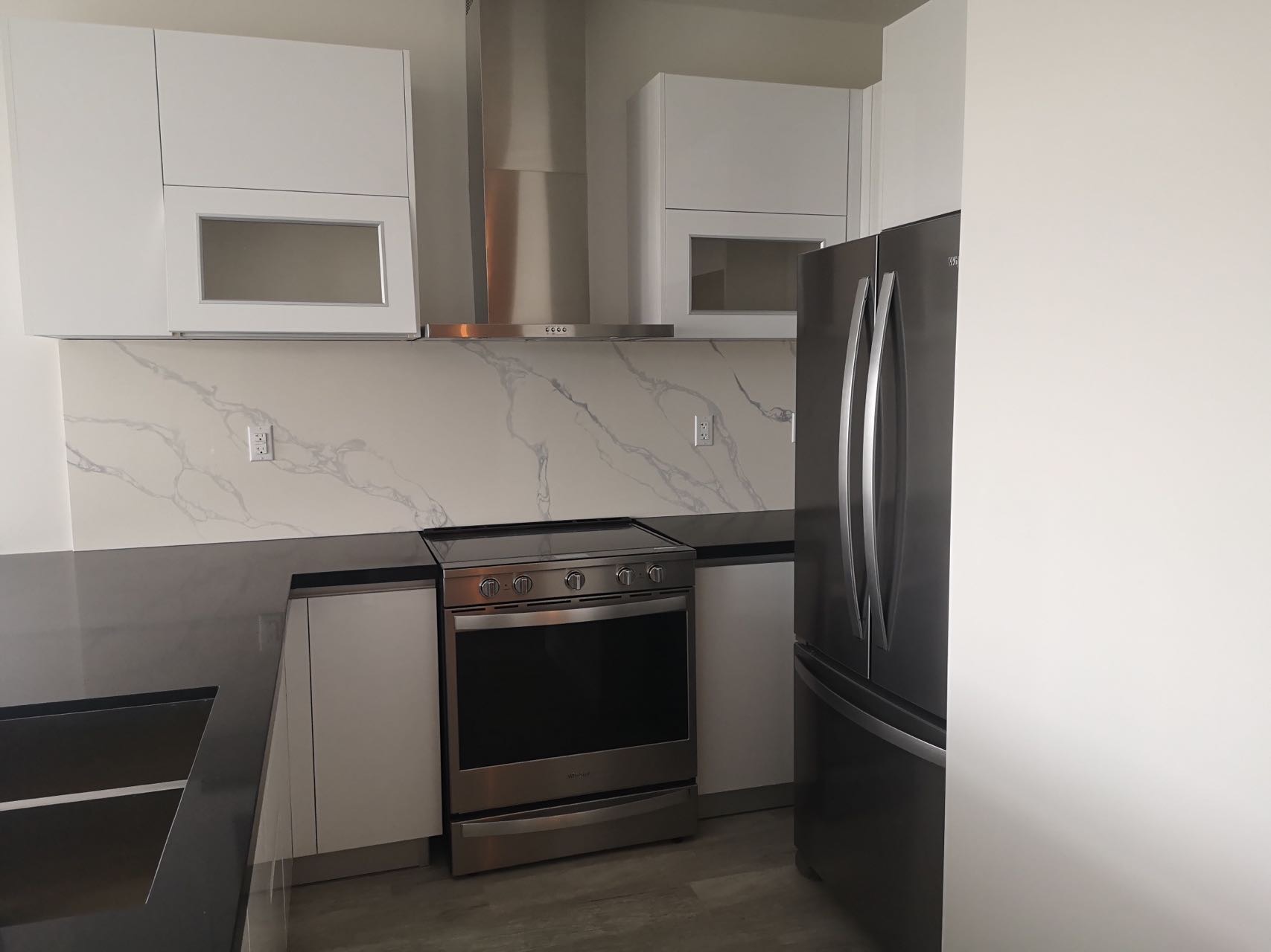 Dundurn近黑带湖 全新2卧2卫Townhouse 出租 - 4