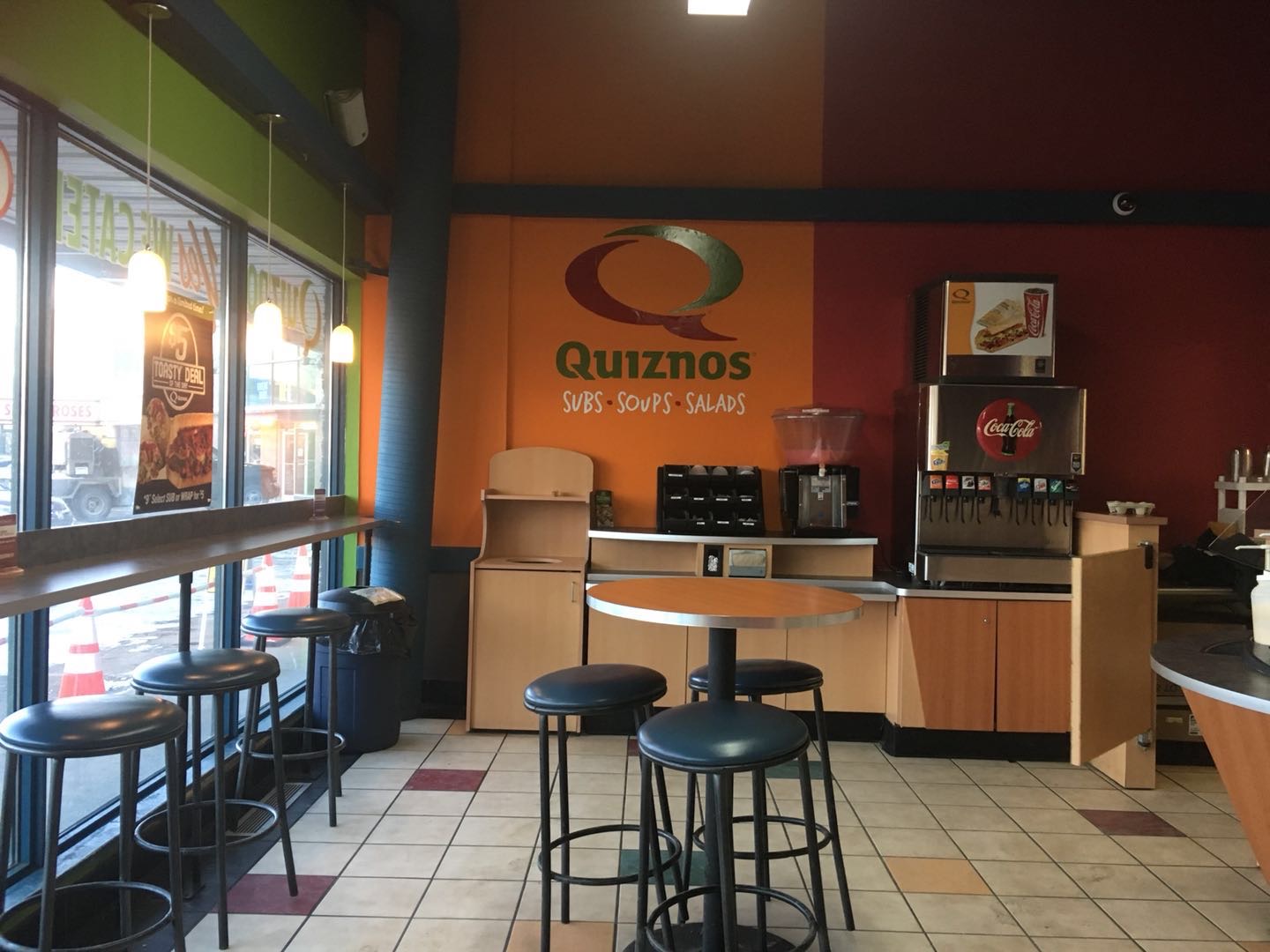 萨屯八街连锁餐厅 Quiznos Sub 出售
