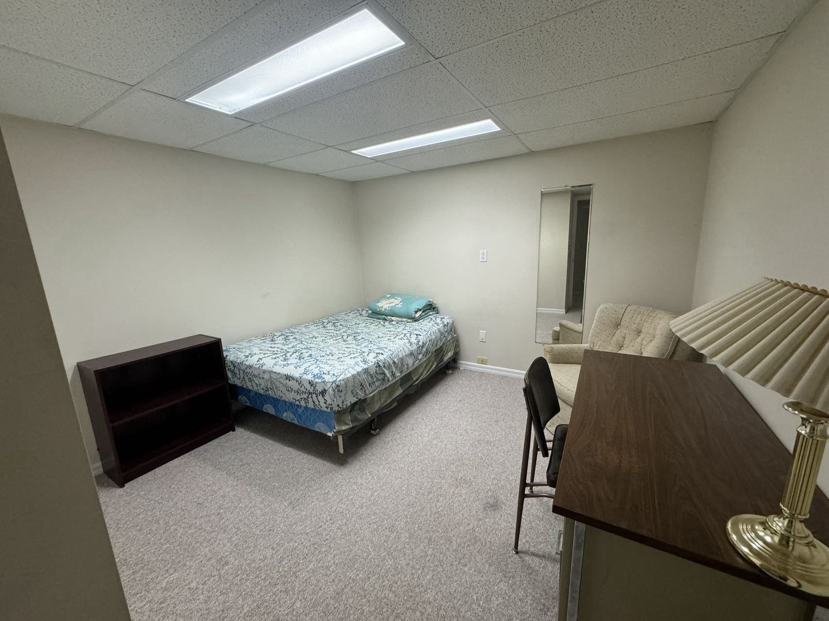 Market Mall附近独立屋地下室 - 2